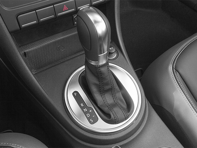 2013 Volkswagen Beetle Convertible 2.5L w/Sound/Nav