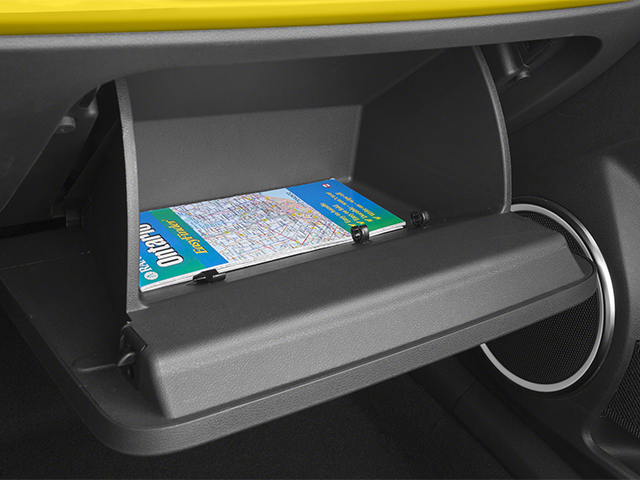 2013 Volkswagen Beetle Convertible 2.5L w/Sound/Nav