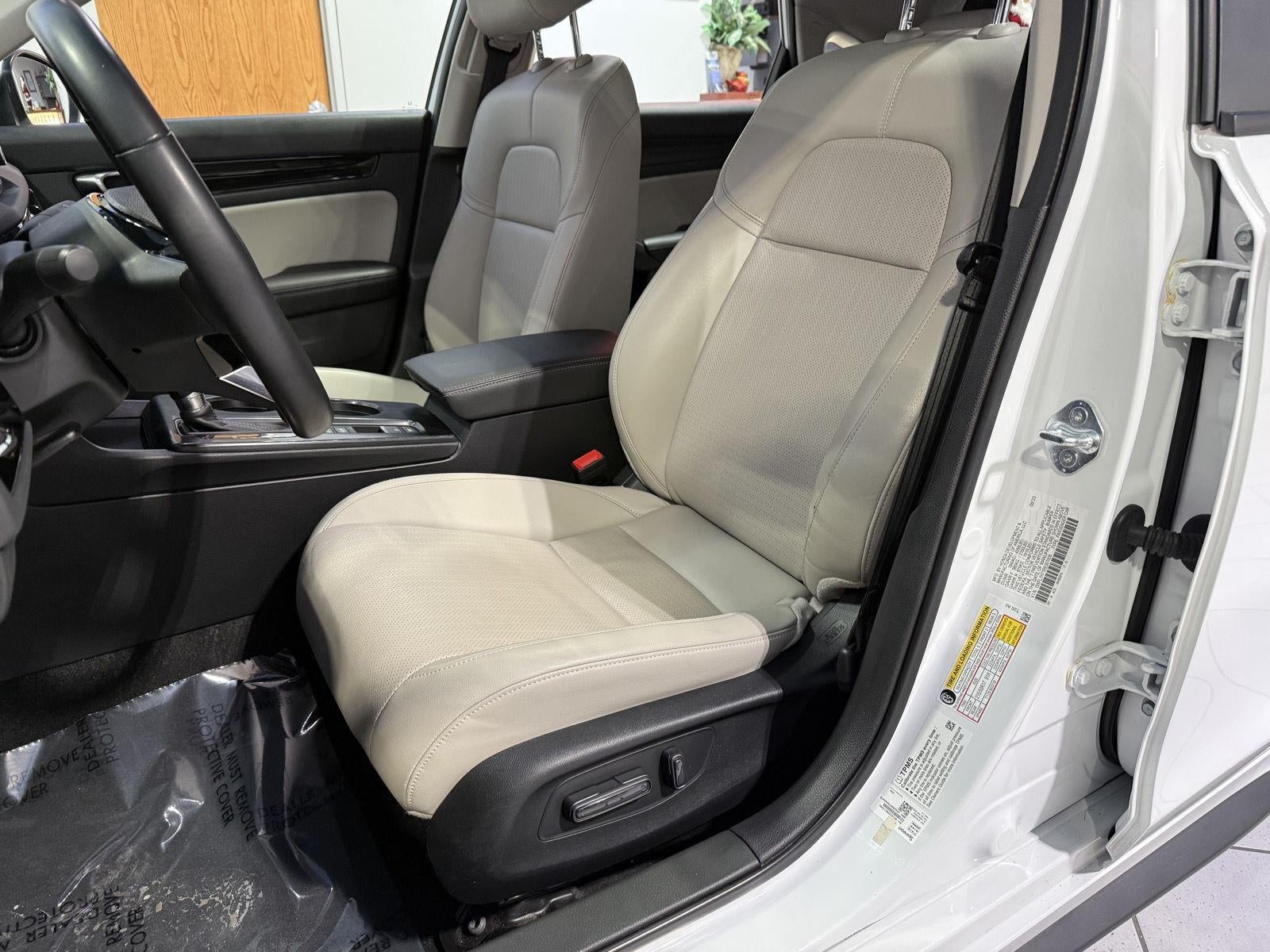 2024 Honda Civic Hatchback EX-L