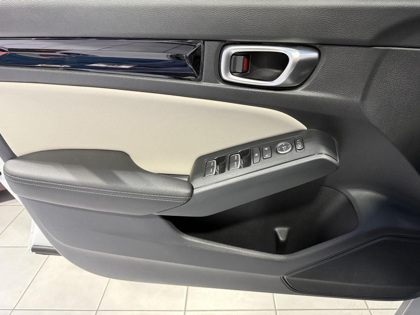 2024 Honda Civic Hatchback EX-L