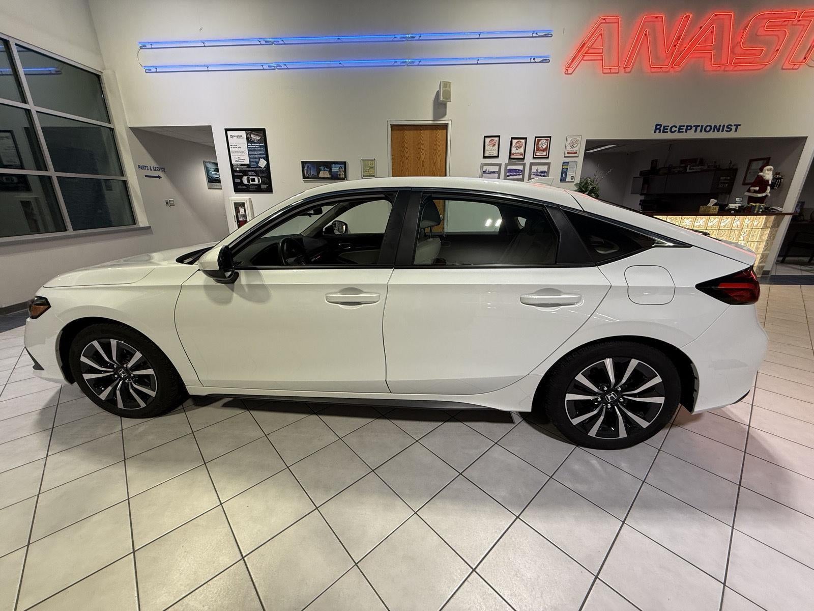 2024 Honda Civic Hatchback EX-L