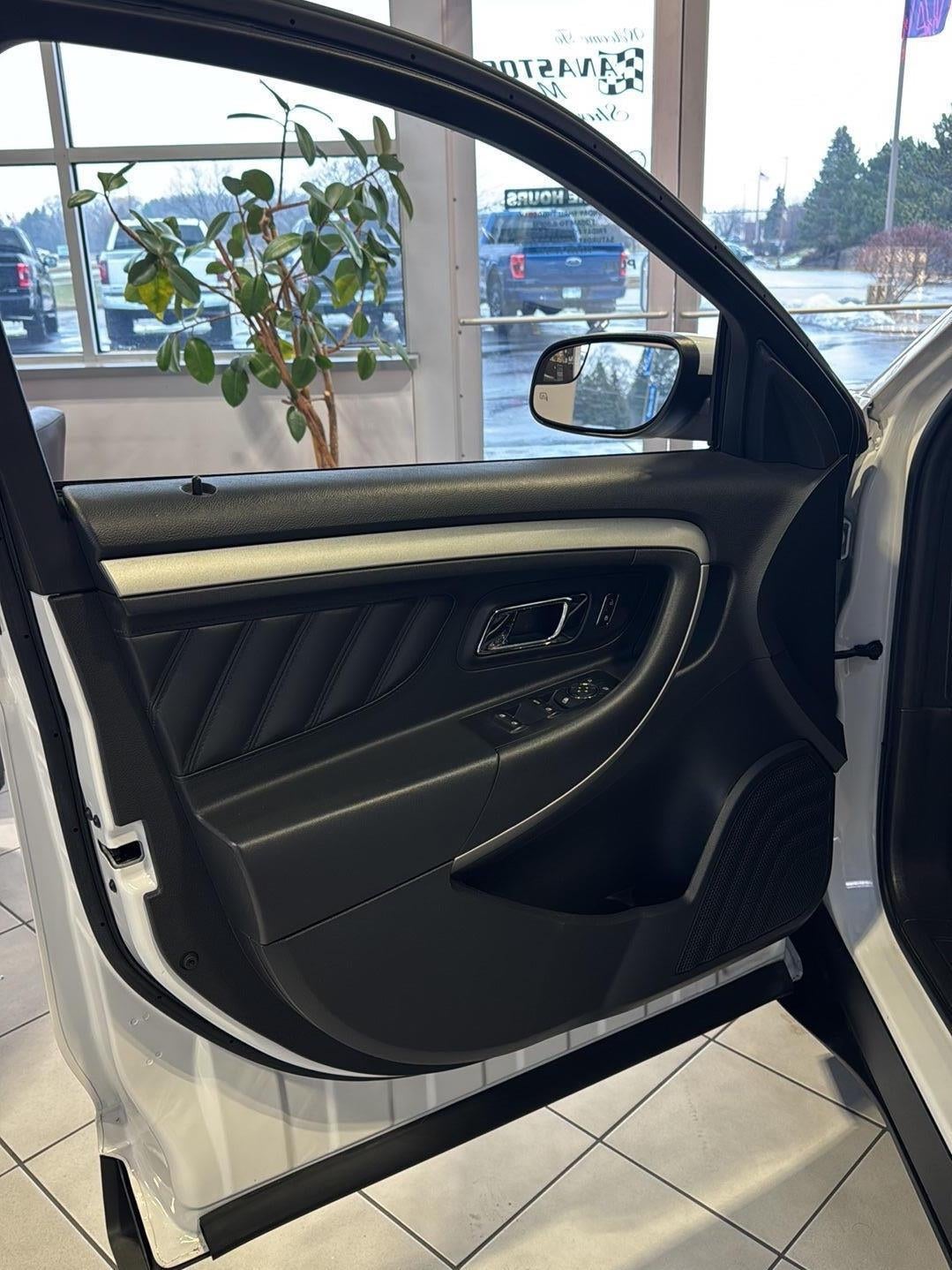 2017 Ford Taurus SEL