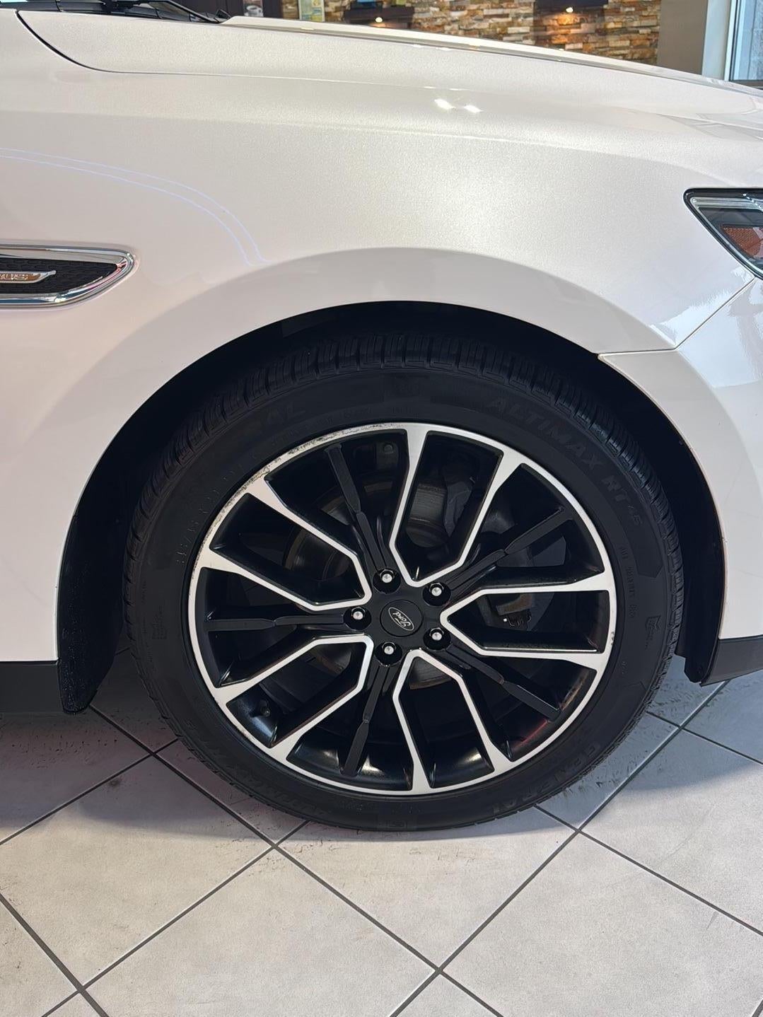 2017 Ford Taurus SEL