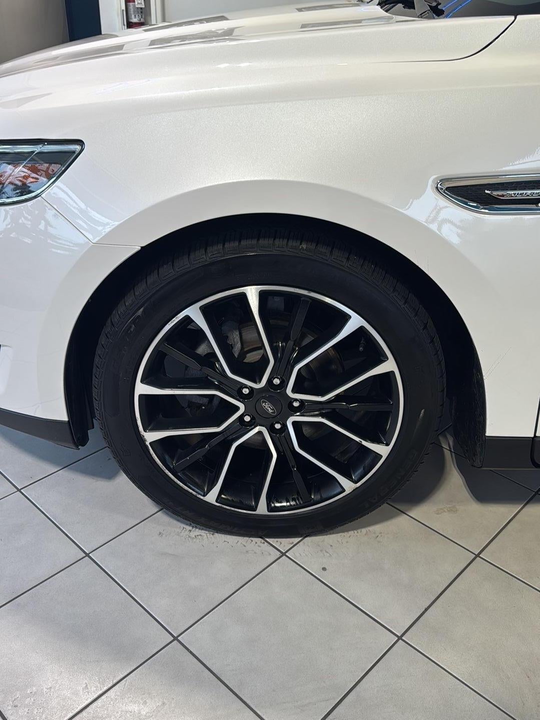 2017 Ford Taurus SEL