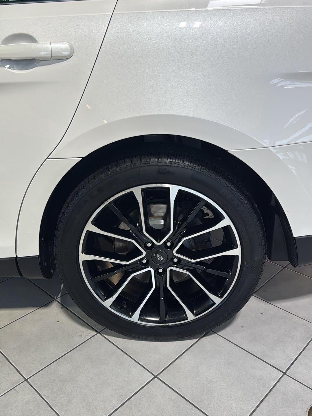 2017 Ford Taurus SEL