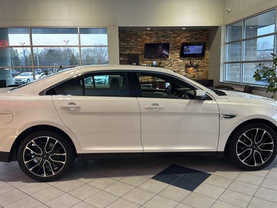 2017 Ford Taurus SEL