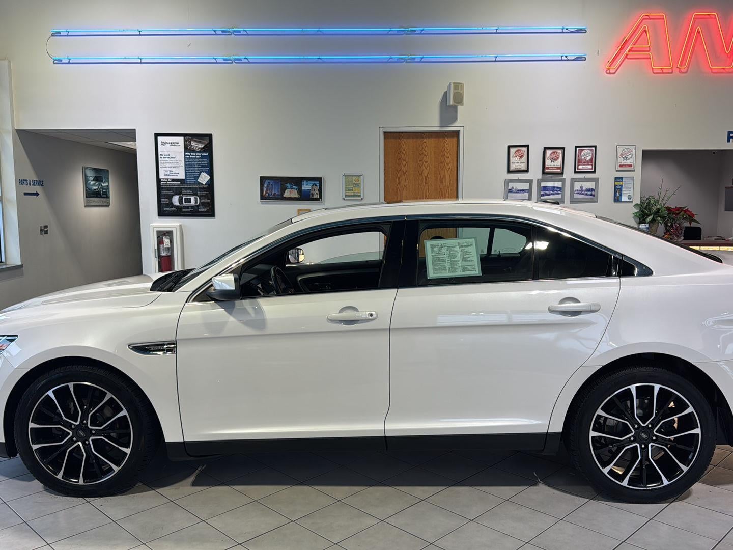 2017 Ford Taurus SEL