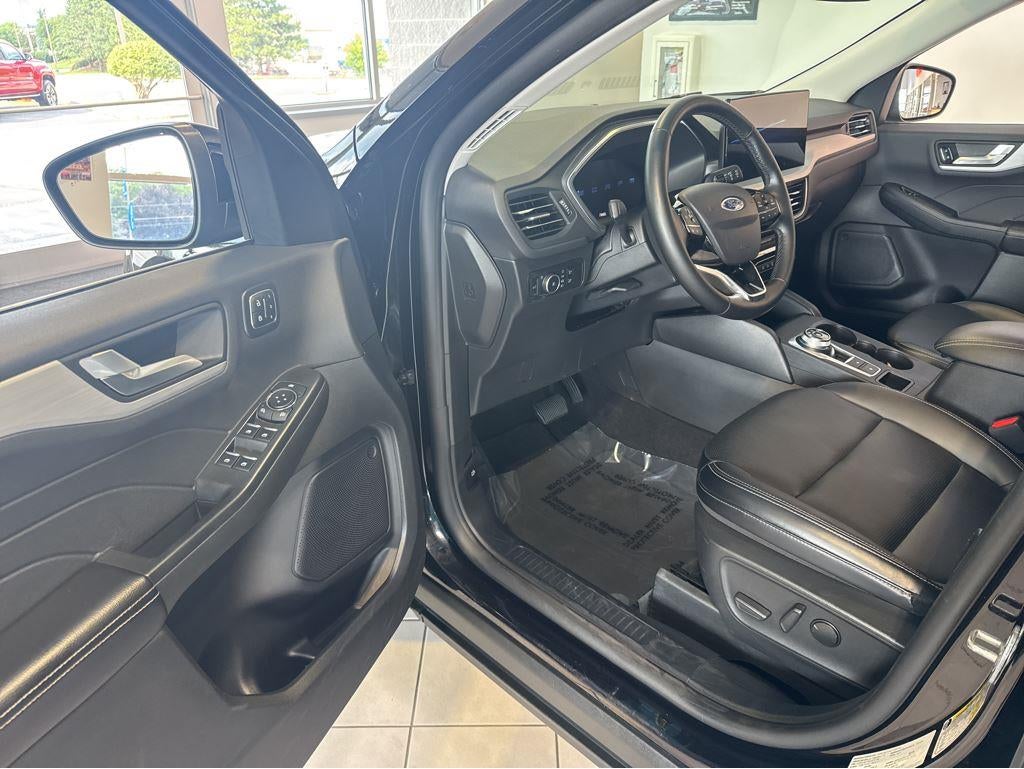 2025 Ford Escape Platinum