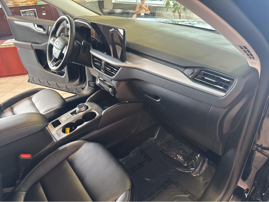2025 Ford Escape Platinum