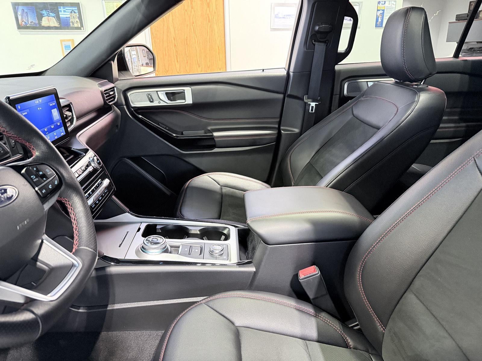 2023 Ford Explorer ST-Line