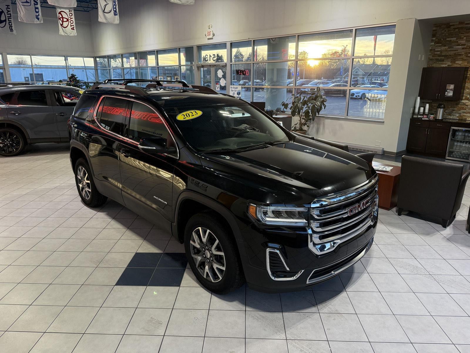 2023 GMC Acadia SLE