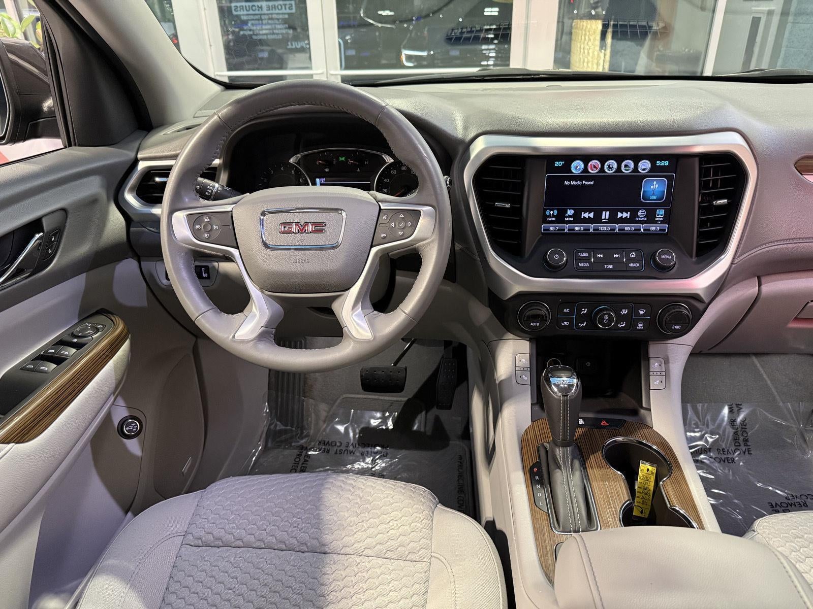 2017 GMC Acadia SLE