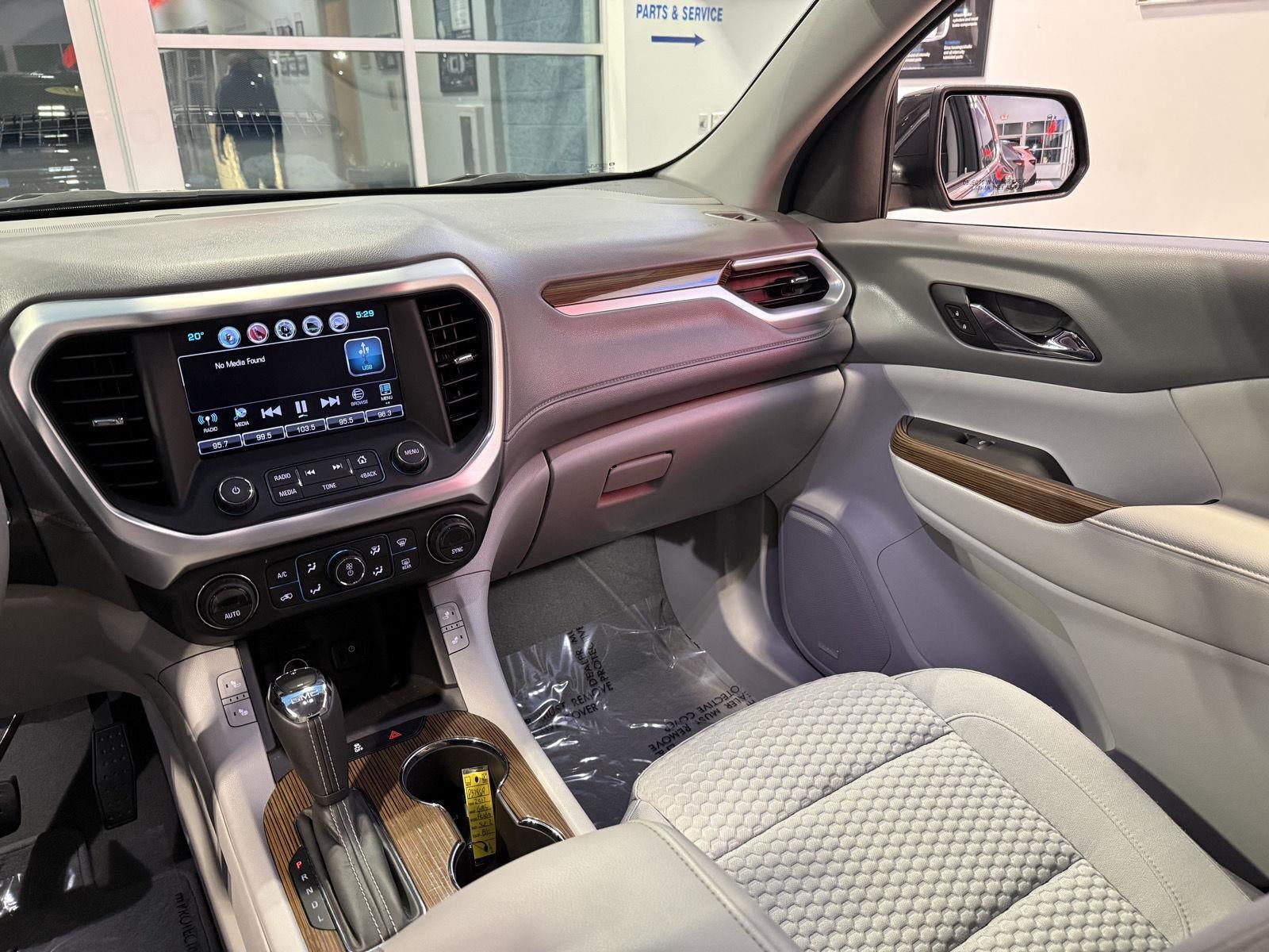 2017 GMC Acadia SLE