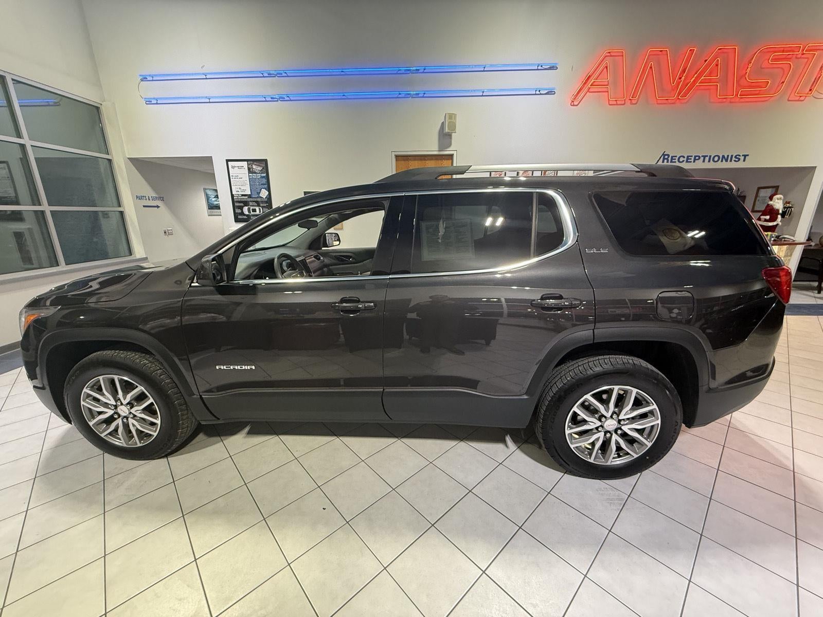 2017 GMC Acadia SLE