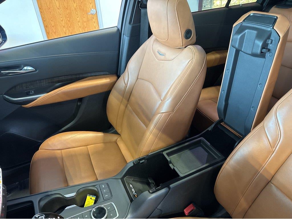 2021 Cadillac XT4 AWD Premium Luxury