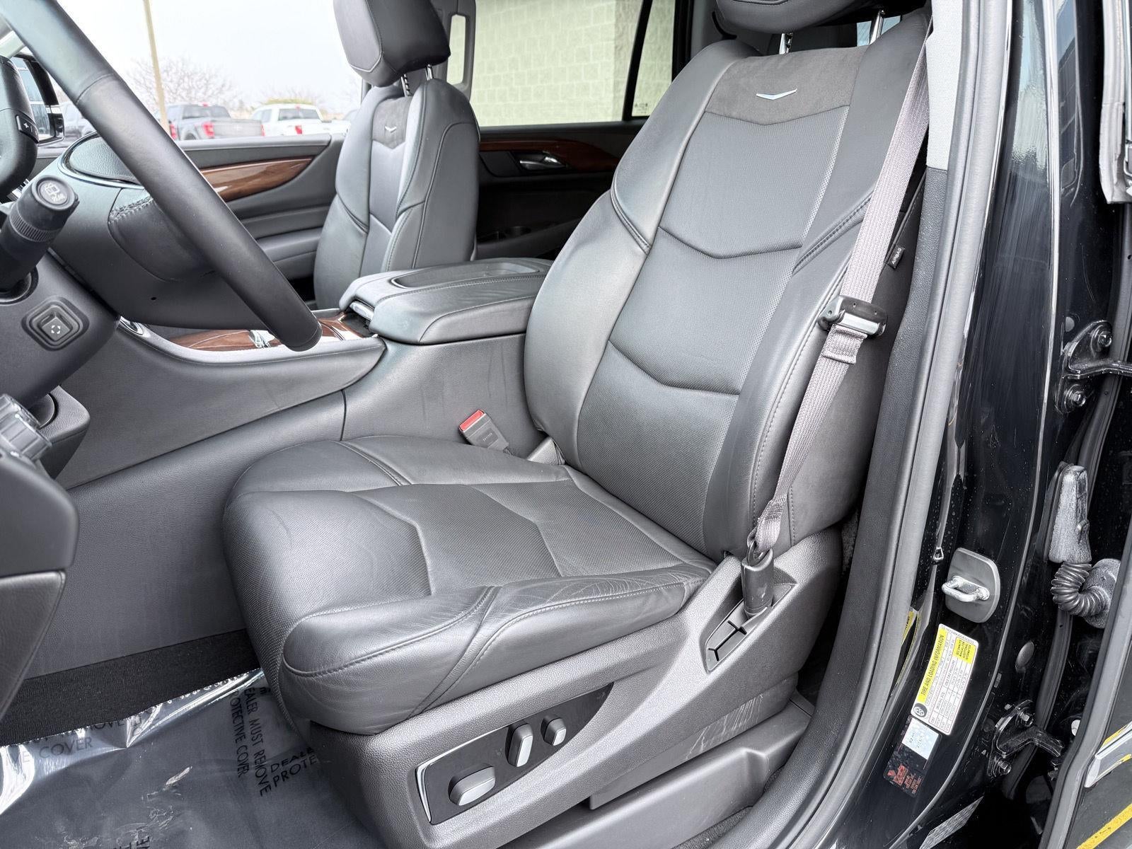 2016 Cadillac Escalade Luxury Collection