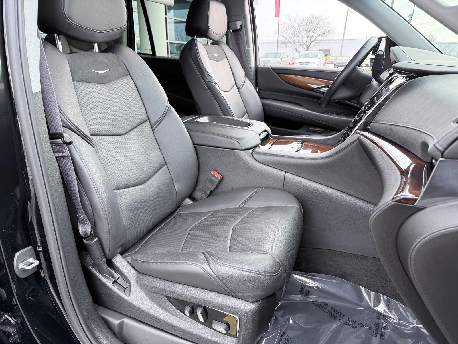 2016 Cadillac Escalade Luxury Collection