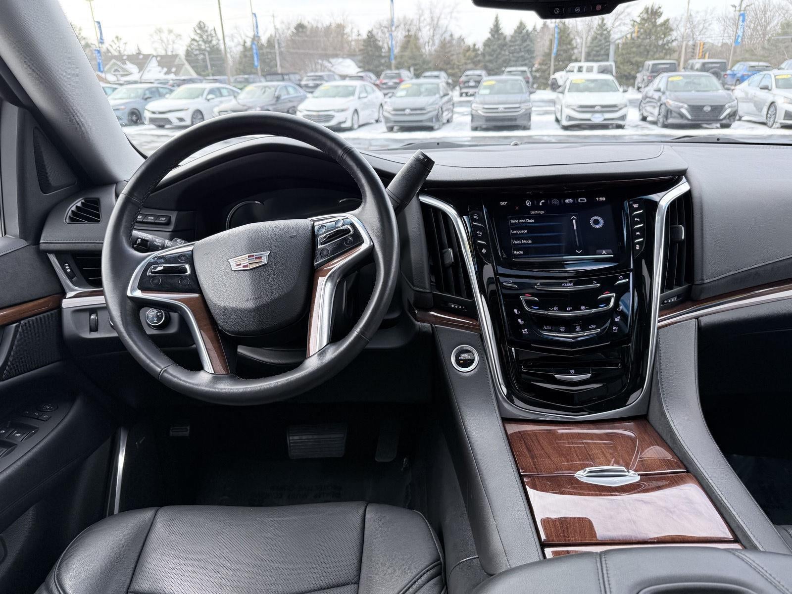 2016 Cadillac Escalade Luxury Collection