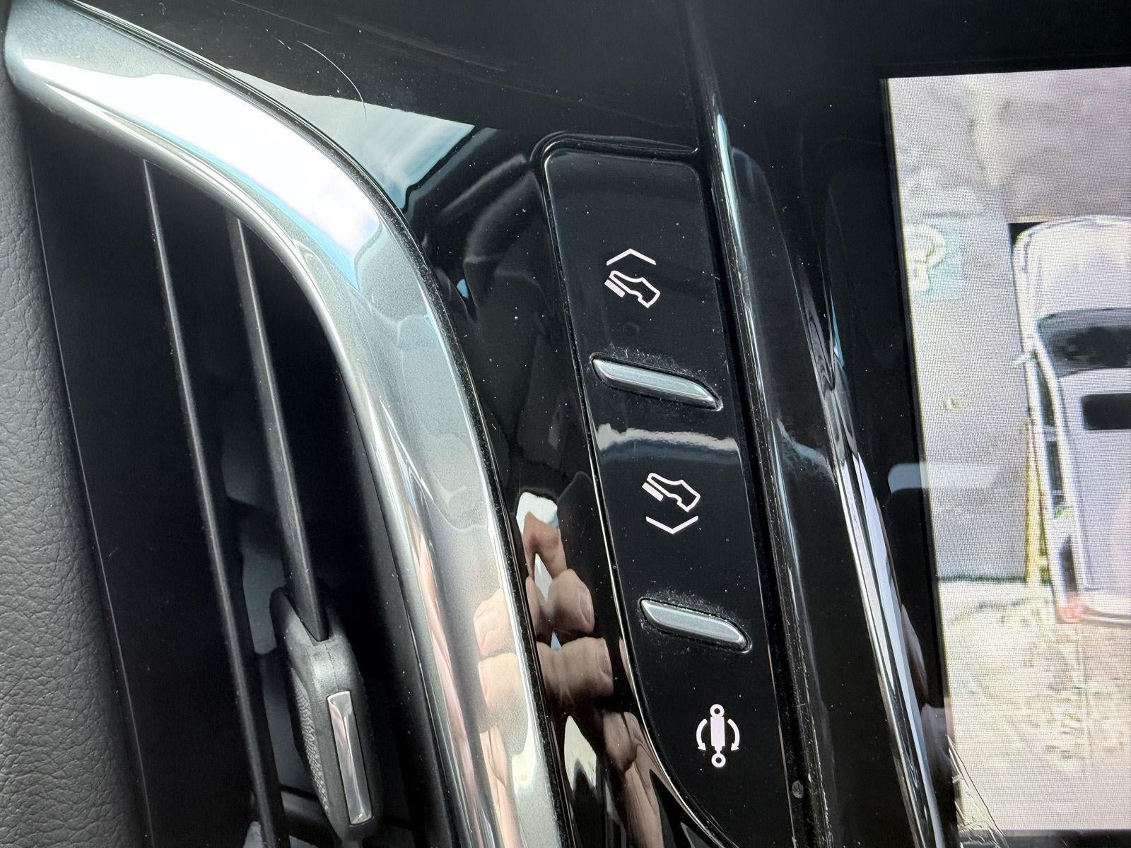 2016 Cadillac Escalade Luxury Collection