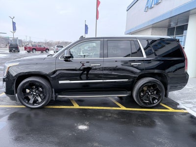 2016 Cadillac Escalade Luxury Collection