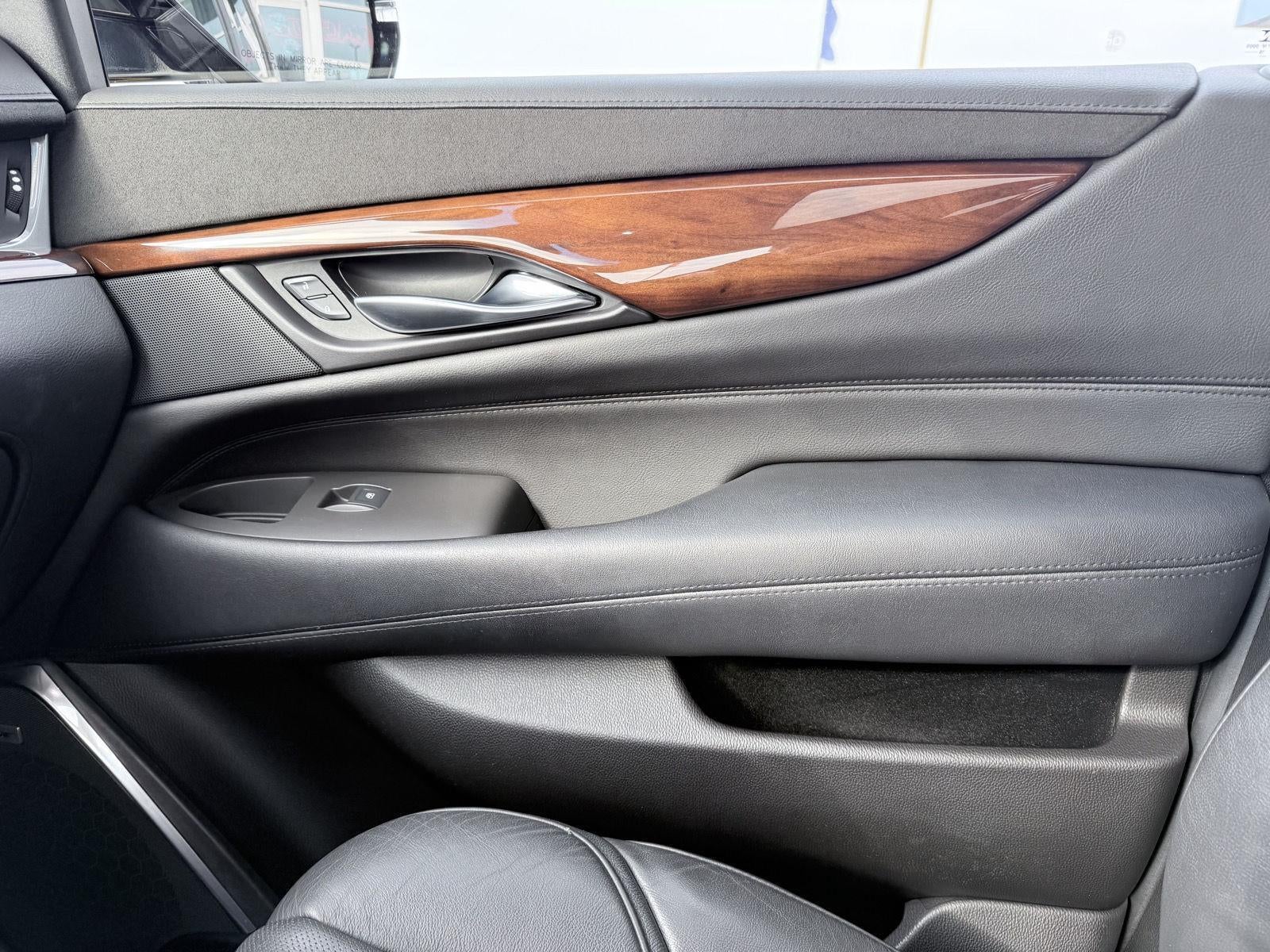 2016 Cadillac Escalade Luxury Collection