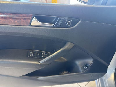 2013 Volkswagen Passat SEL Premium