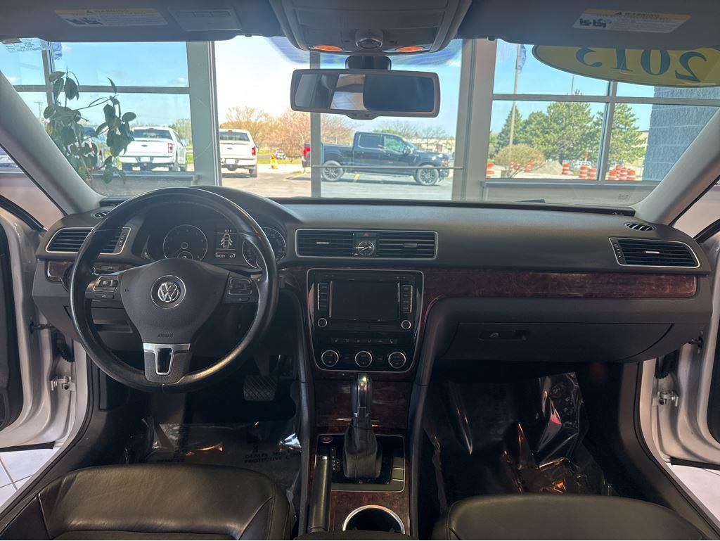 2013 Volkswagen Passat SEL Premium