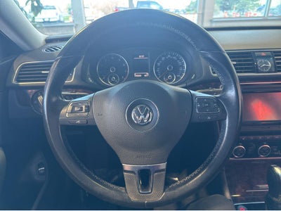 2013 Volkswagen Passat SEL Premium