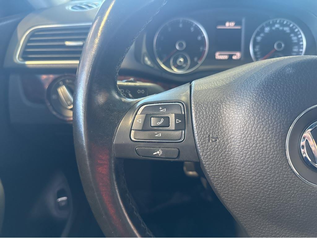 2013 Volkswagen Passat SEL Premium