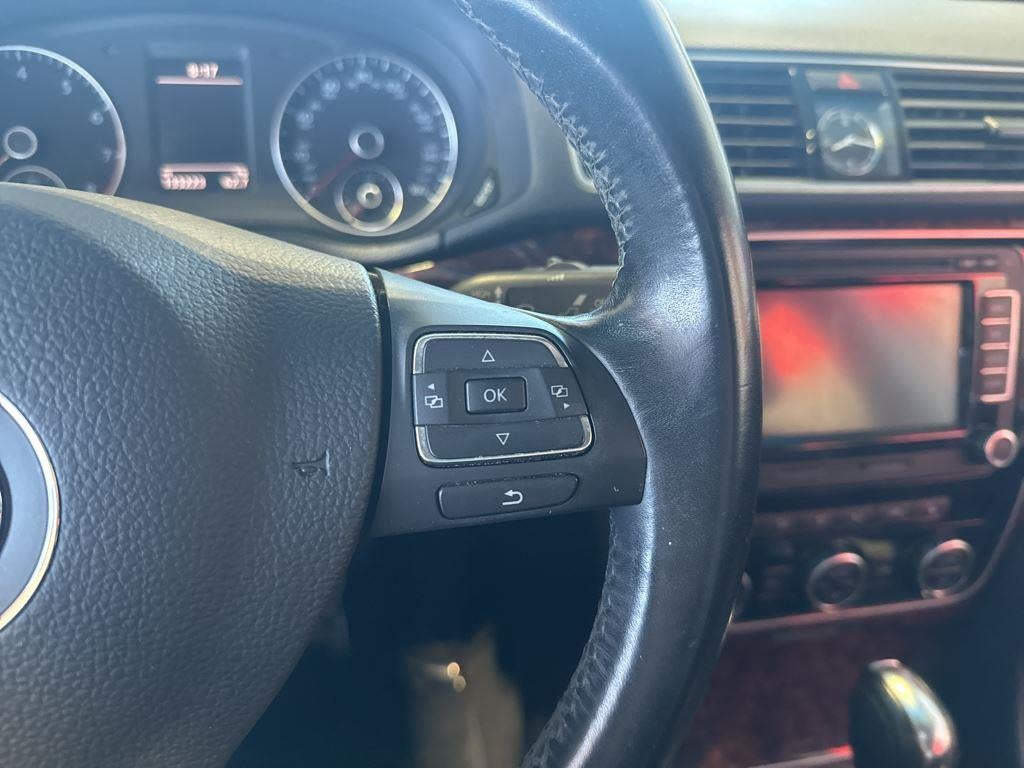 2013 Volkswagen Passat SEL Premium