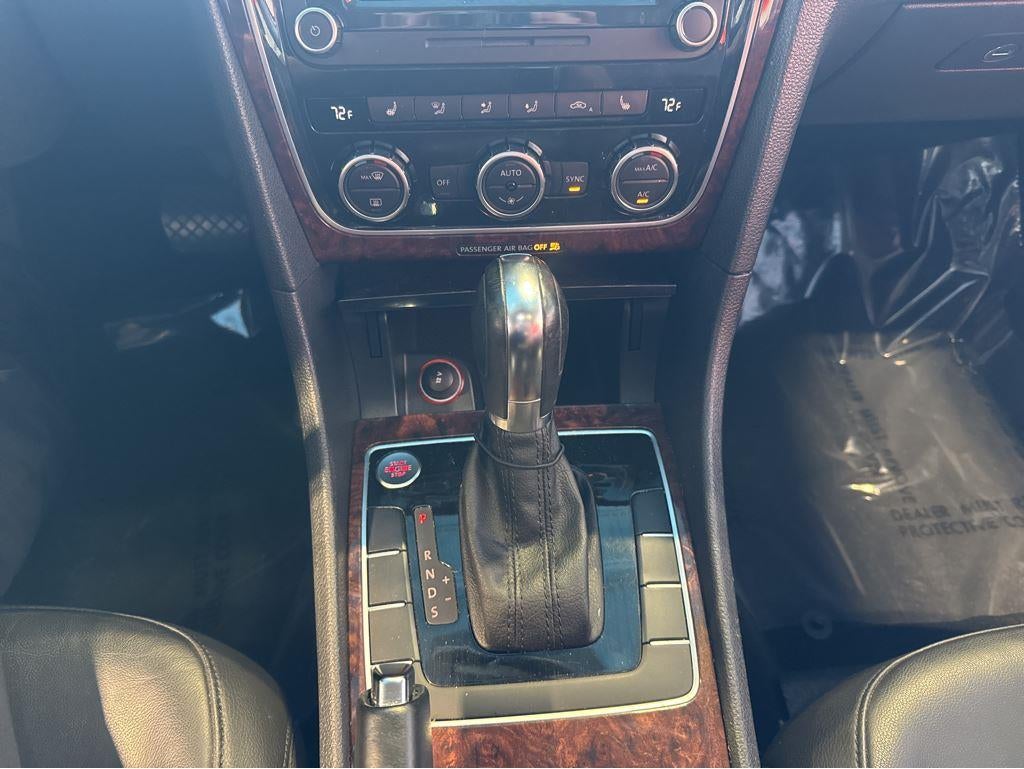 2013 Volkswagen Passat SEL Premium