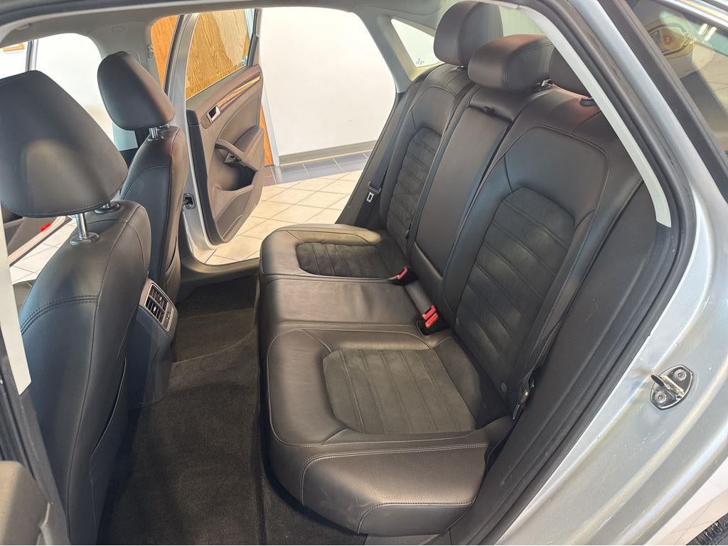 2013 Volkswagen Passat SEL Premium