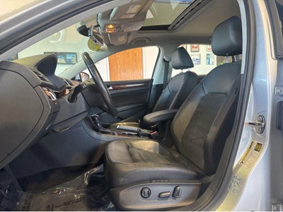 2013 Volkswagen Passat SEL Premium