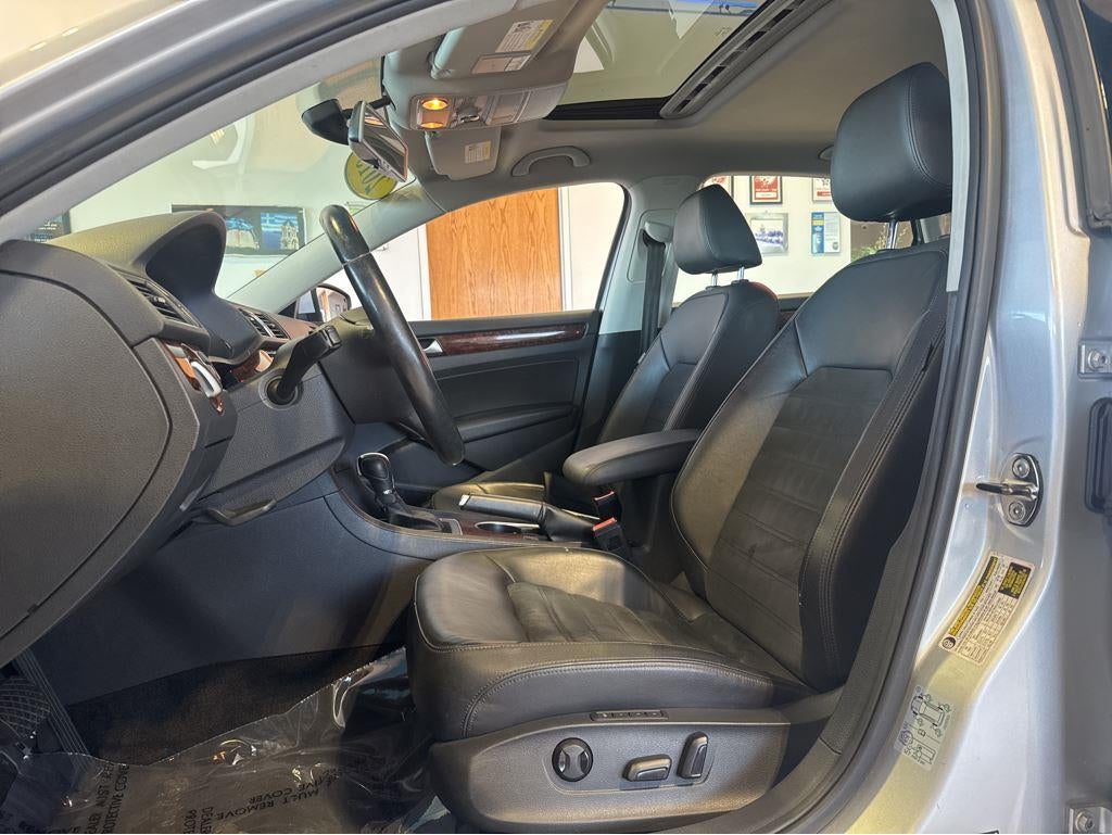 2013 Volkswagen Passat SEL Premium