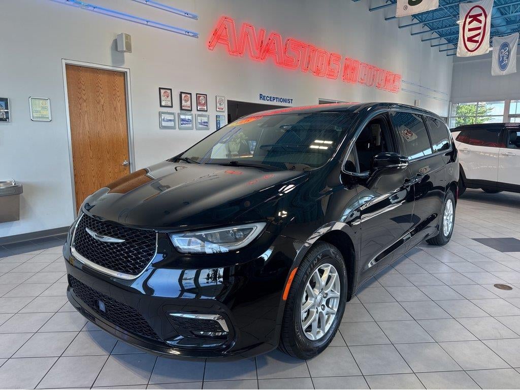 2025 Chrysler Pacifica Select