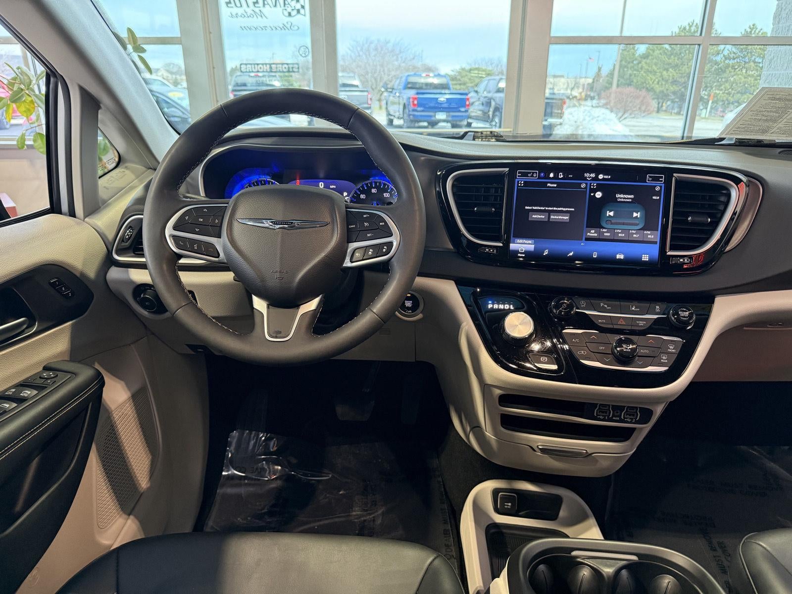 2024 Chrysler Pacifica Touring L