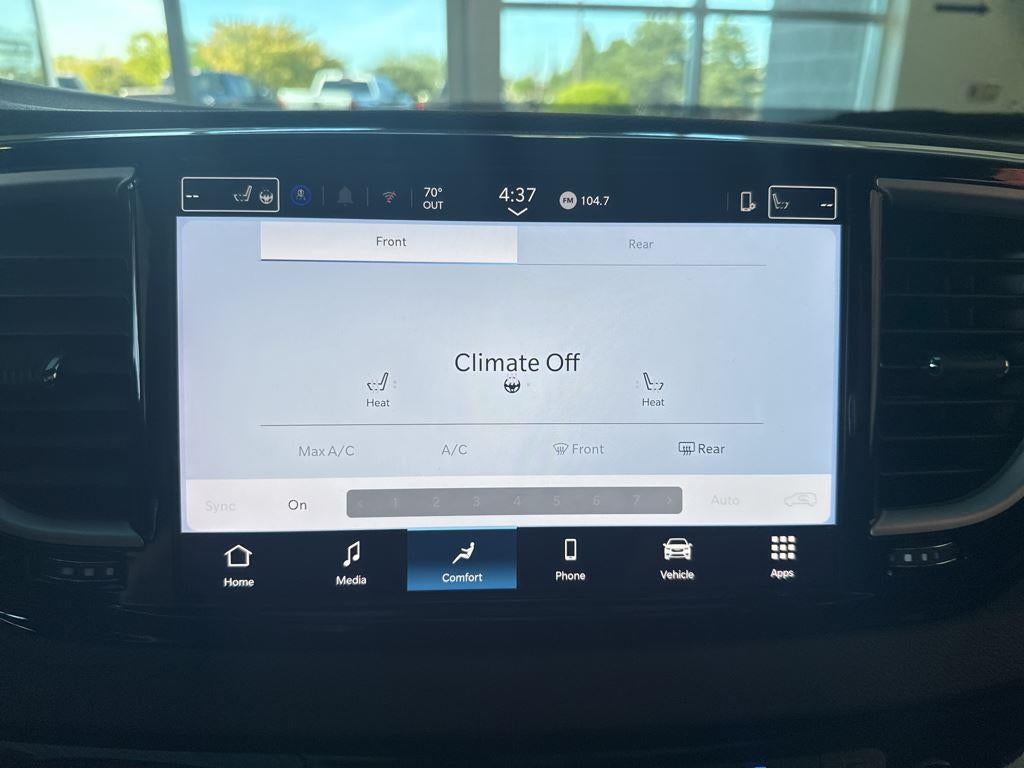 2025 Chrysler Pacifica Select