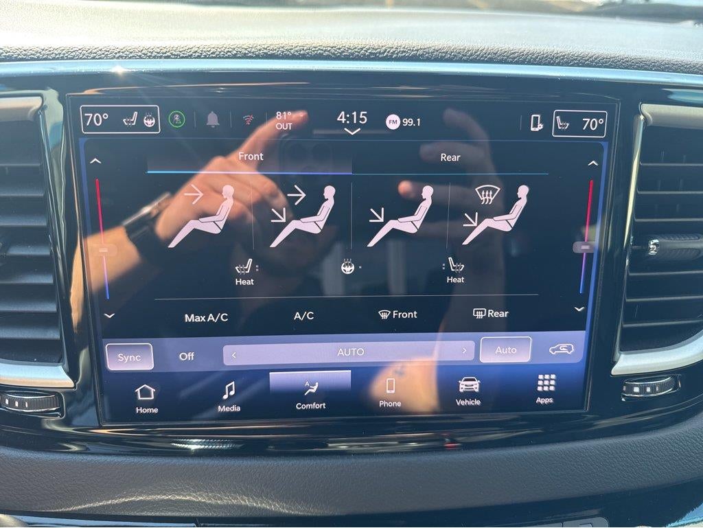 2025 Chrysler Pacifica Select