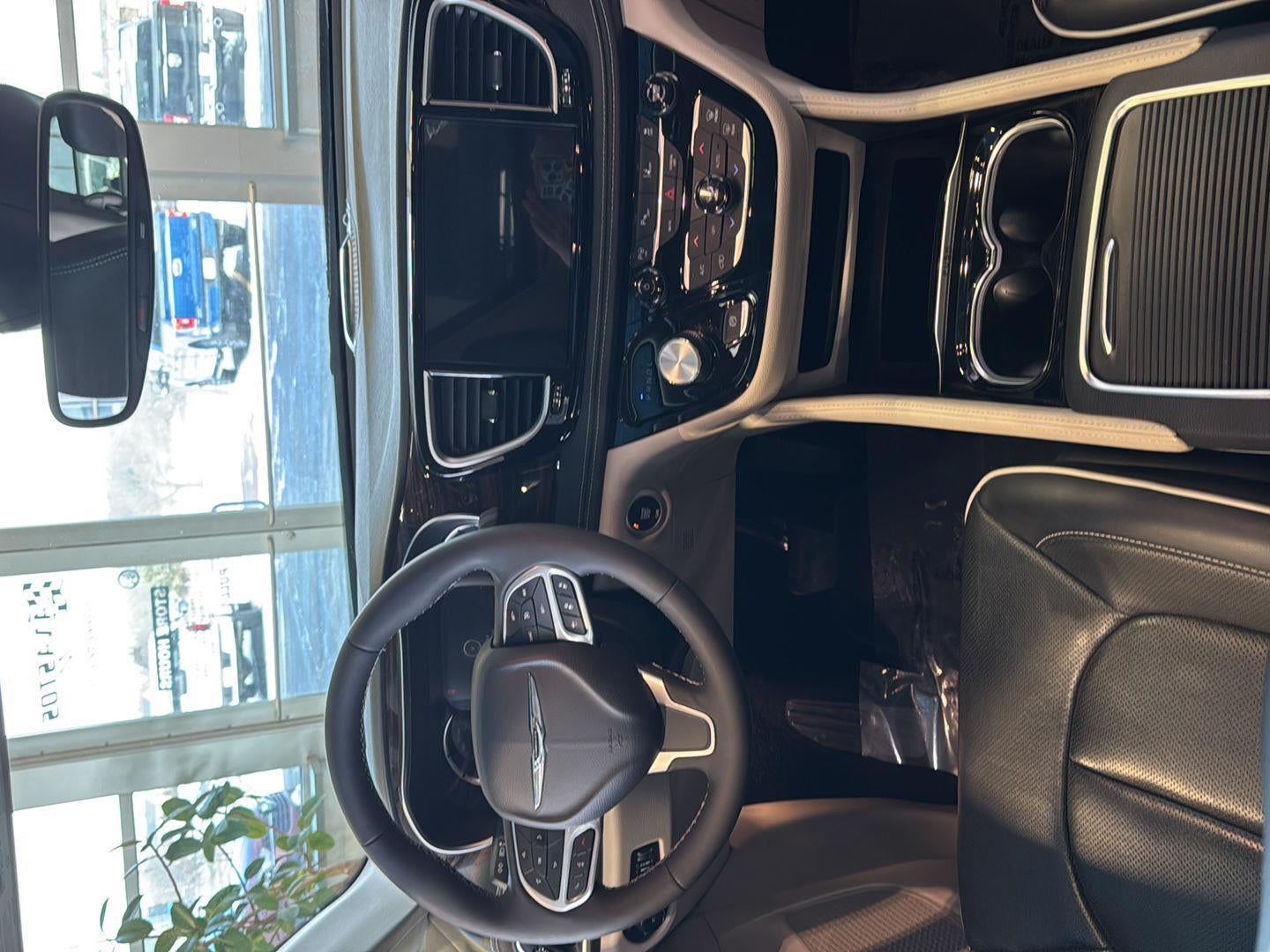 2023 Chrysler Pacifica Hybrid Limited