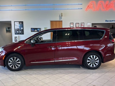 2023 Chrysler Pacifica Hybrid Limited