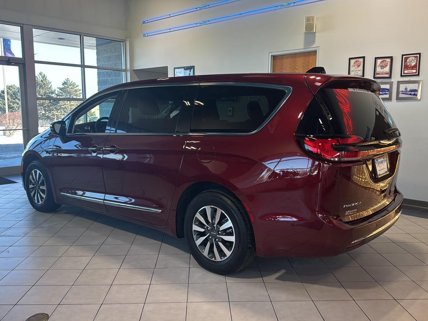 2023 Chrysler Pacifica Hybrid Limited