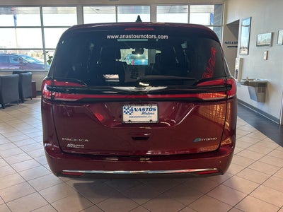2023 Chrysler Pacifica Hybrid Limited