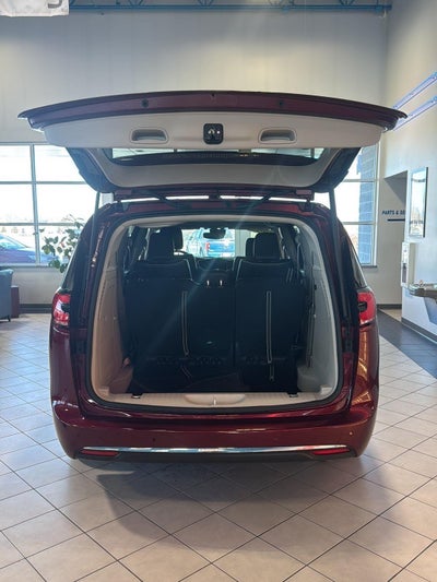 2023 Chrysler Pacifica Hybrid Limited