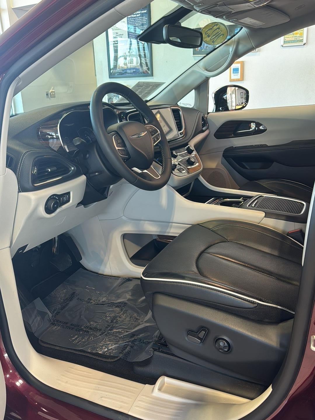 2023 Chrysler Pacifica Hybrid Limited