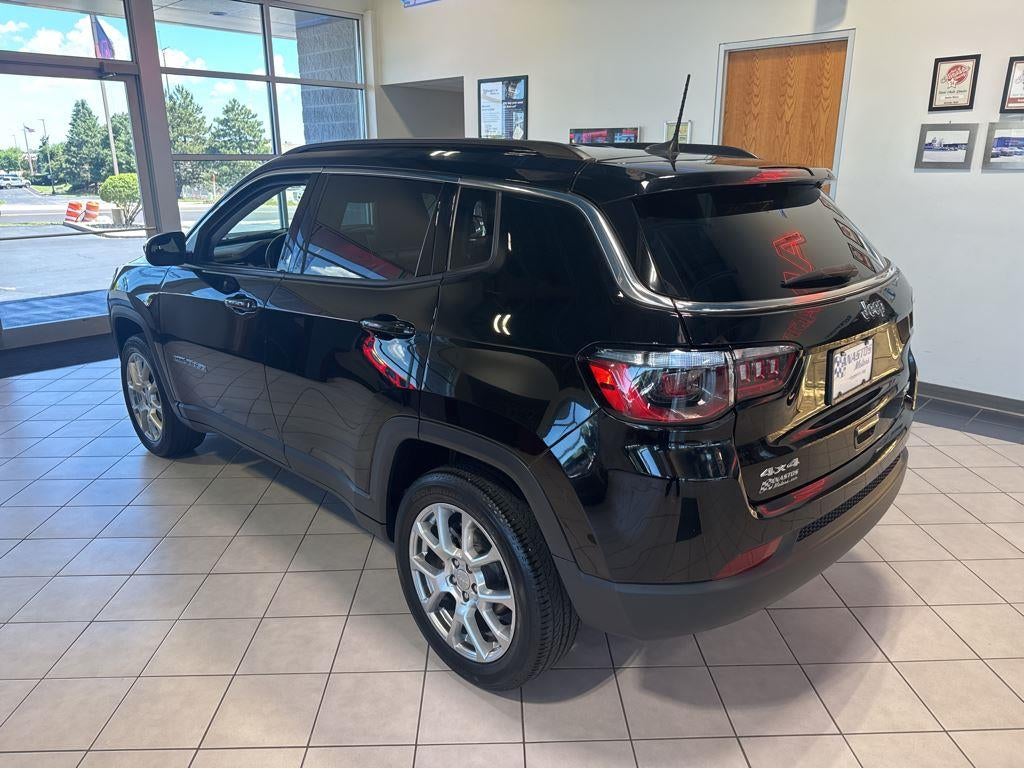 2022 Jeep Compass Latitude Lux