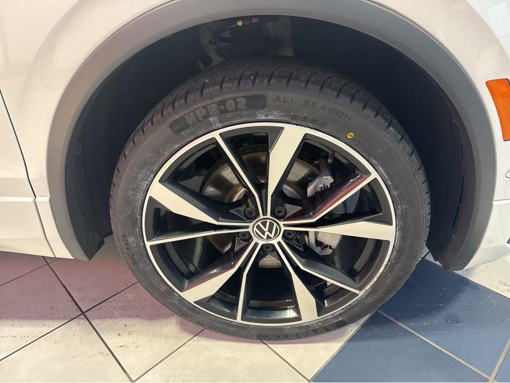 2022 Volkswagen Tiguan SEL R-Line