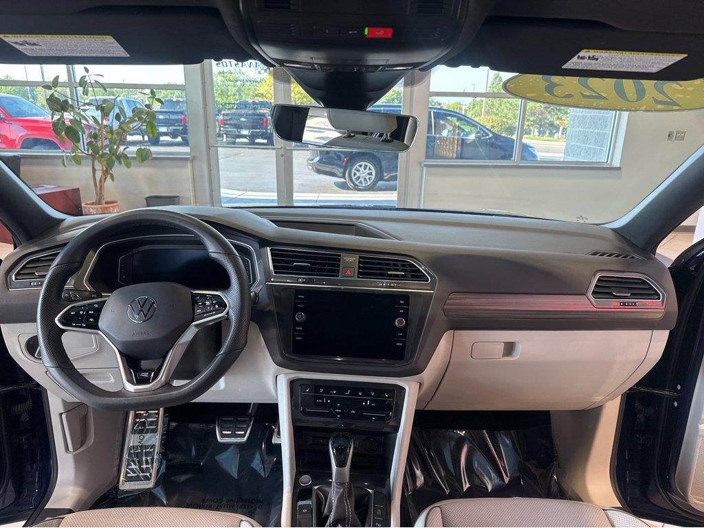 2023 Volkswagen Tiguan SEL R-Line