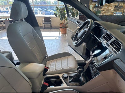 2023 Volkswagen Tiguan SEL R-Line