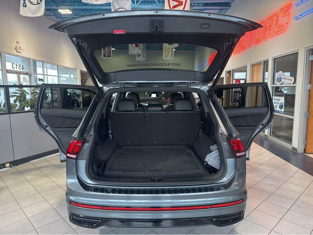 2022 Volkswagen Tiguan SE R-Line Black