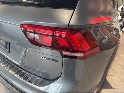 2022 Volkswagen Tiguan SE R-Line Black
